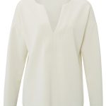 Pull avec col en V profond