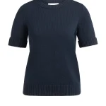 Pull en maille, manches retroussées